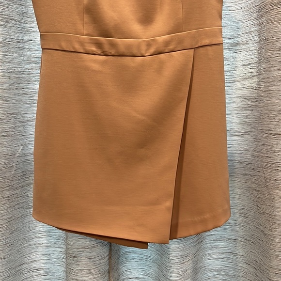 💞3 for $50💞BCBGmaxazria Mackensie Asymmetrical V-neck Romper NWOT - Picture 8 of 9
